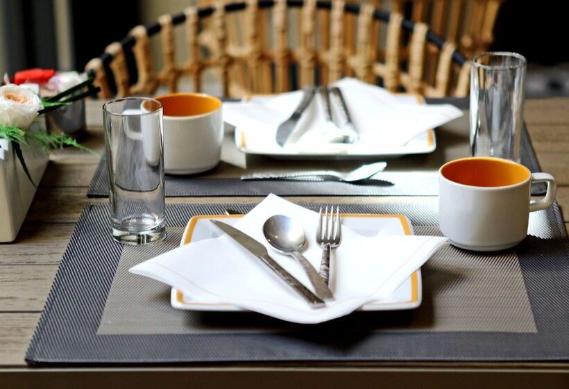 هتل Best Western Plus Hôtel La Joliette