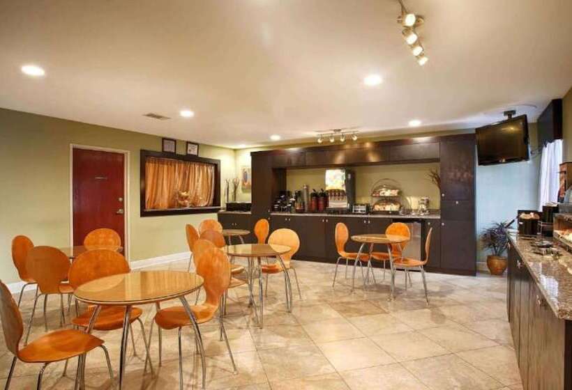 فندق Best Western Zachary Inn