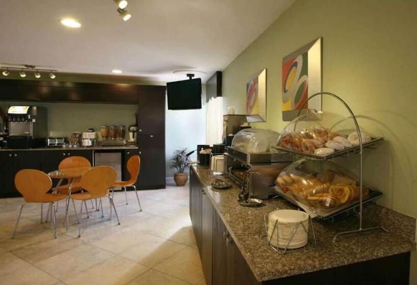 فندق Best Western Zachary Inn