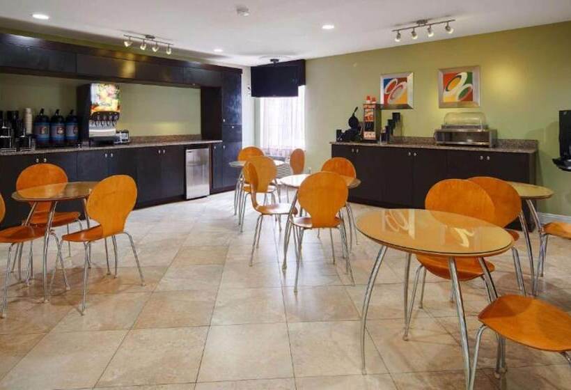 فندق Best Western Zachary Inn