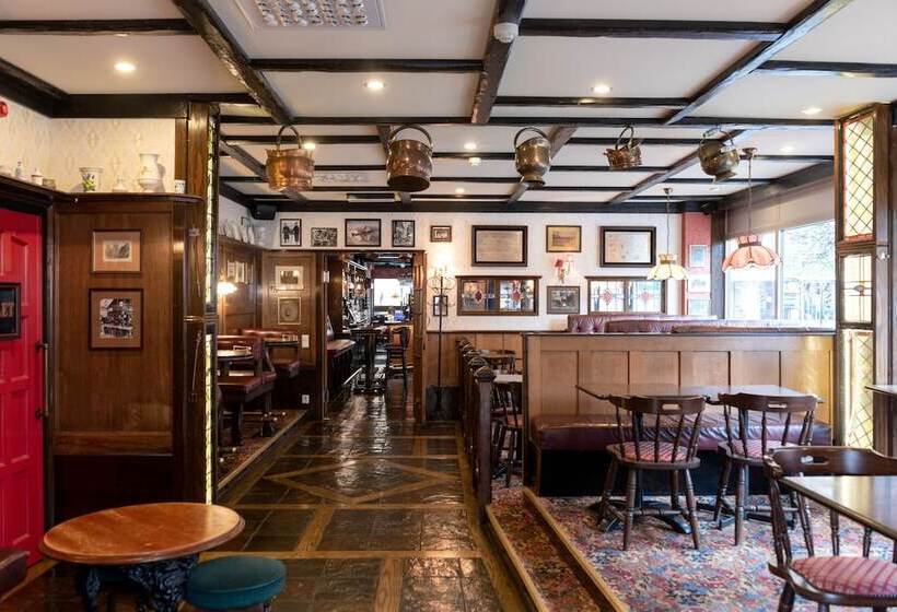 בית מלון כפרי Bishops Arms Koping