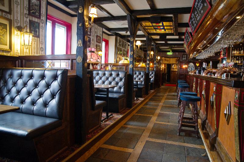 هتل Bishops Arms Kristianstad