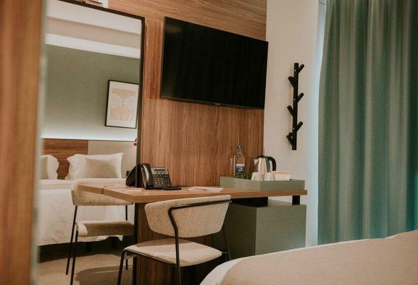 هتل Catalina Plaza Sostenible