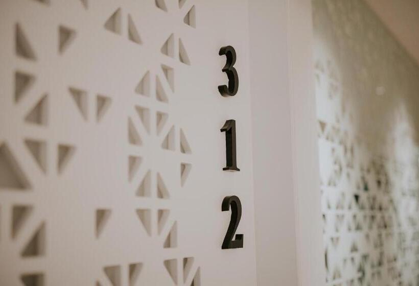 هتل Catalina Plaza Sostenible