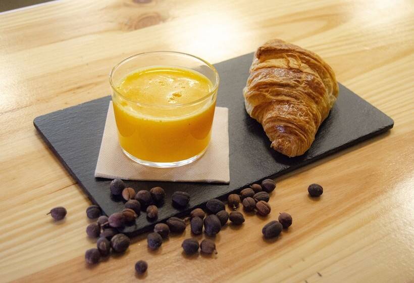 هتل Catalina Plaza Sostenible