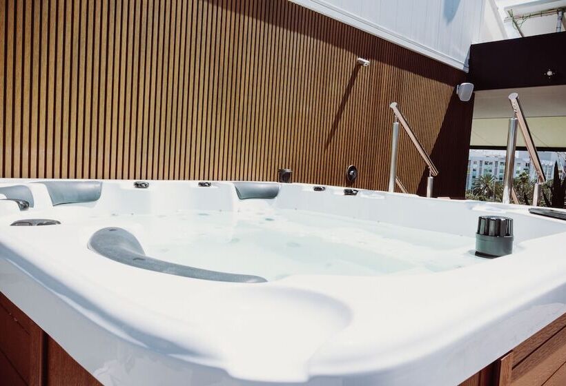 هتل Catalina Plaza Sostenible