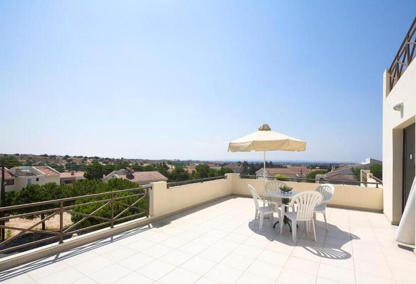 בית מלון כפרי Club Aphrodite