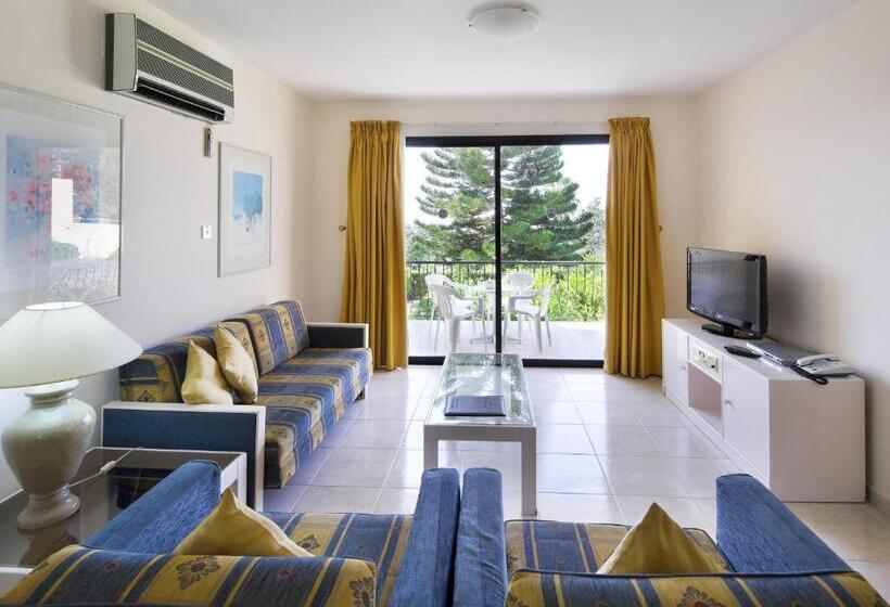 בית מלון כפרי Club Aphrodite