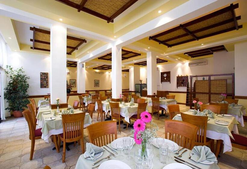 בית מלון כפרי Club Aphrodite