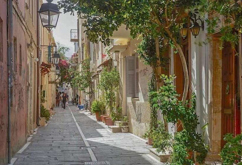 فندق Creta Aquamarine