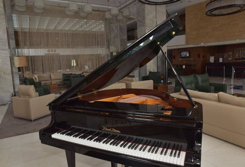 בית מלון כפרי Crowne Plaza Istanbul Harbiye, An Ihg