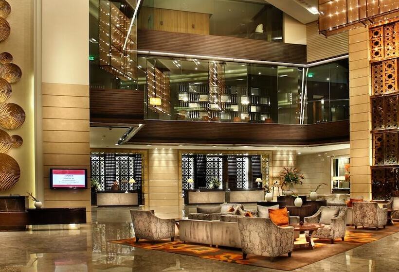 Отель Crowne Plaza New Delhi Rohini, An Ihg