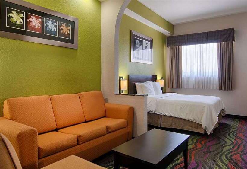 فندق Days Inn & Suites By Wyndham Bonita Springs North Naples