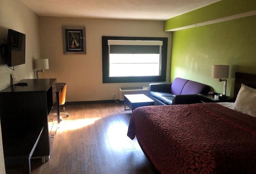 فندق Days Inn & Suites By Wyndham Bonita Springs North Naples