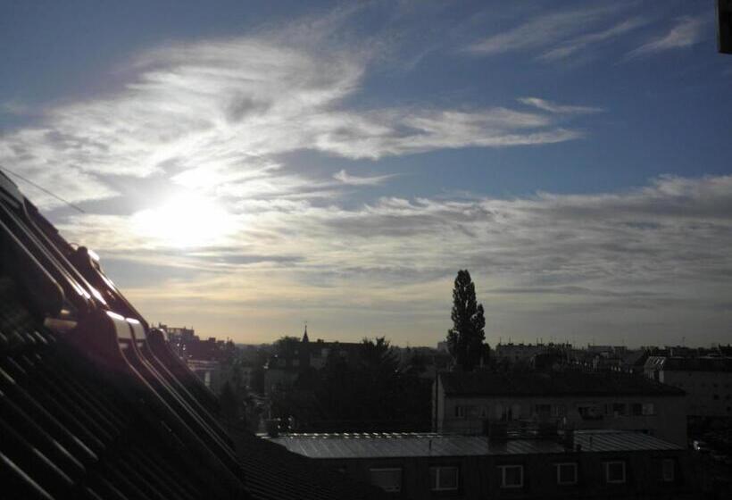 هتل Donaustadt Kagran   At Metro U1