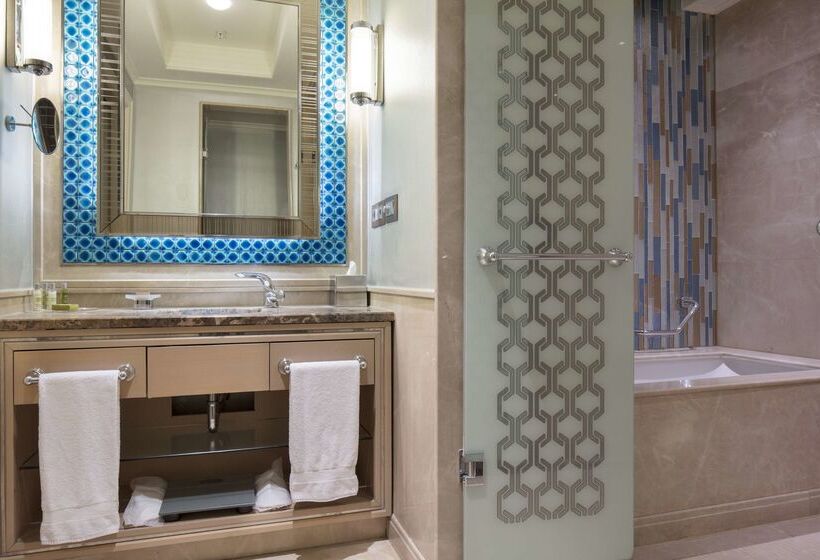 Отель Hilton Bursa Convention Center & Spa