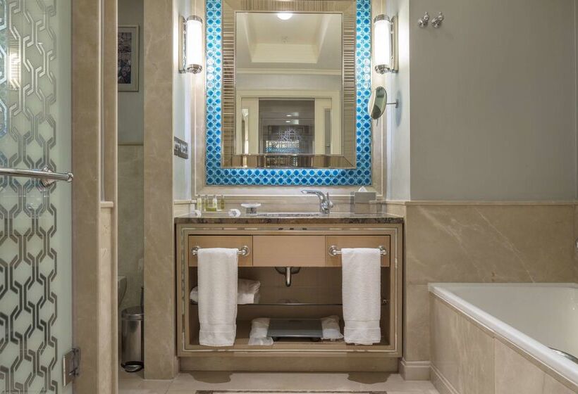 Отель Hilton Bursa Convention Center & Spa