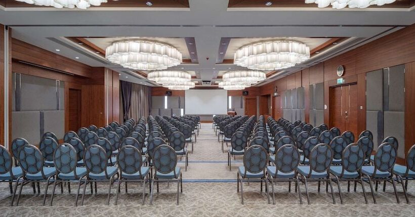 Отель Hilton Bursa Convention Center & Spa