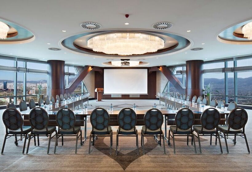 Отель Hilton Bursa Convention Center & Spa