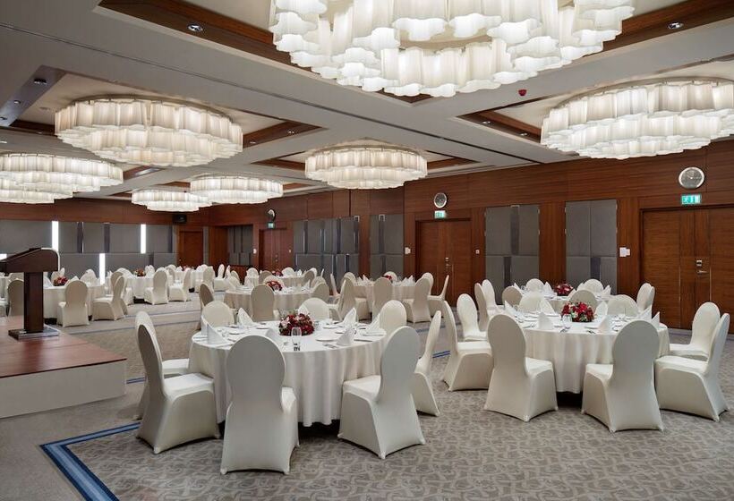 Отель Hilton Bursa Convention Center & Spa