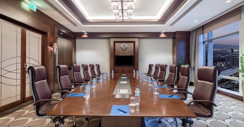 Отель Hilton Bursa Convention Center & Spa