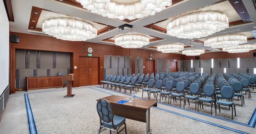Отель Hilton Bursa Convention Center & Spa