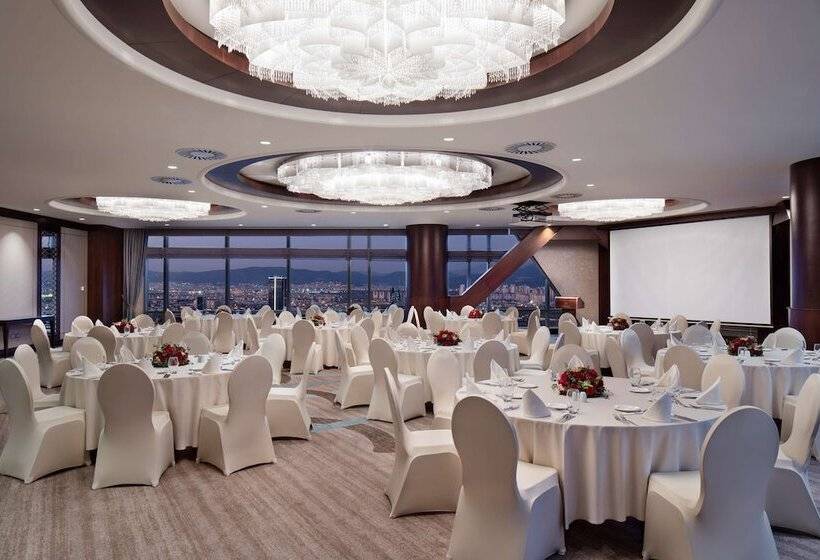 Отель Hilton Bursa Convention Center & Spa