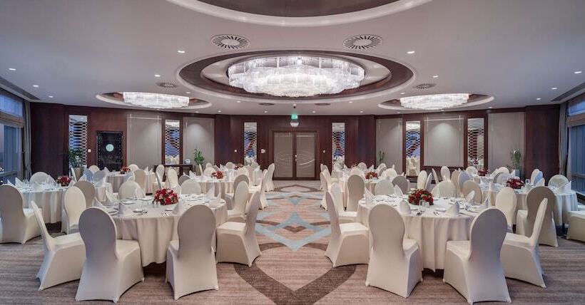 Отель Hilton Bursa Convention Center & Spa