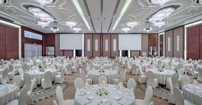 Отель Hilton Bursa Convention Center & Spa