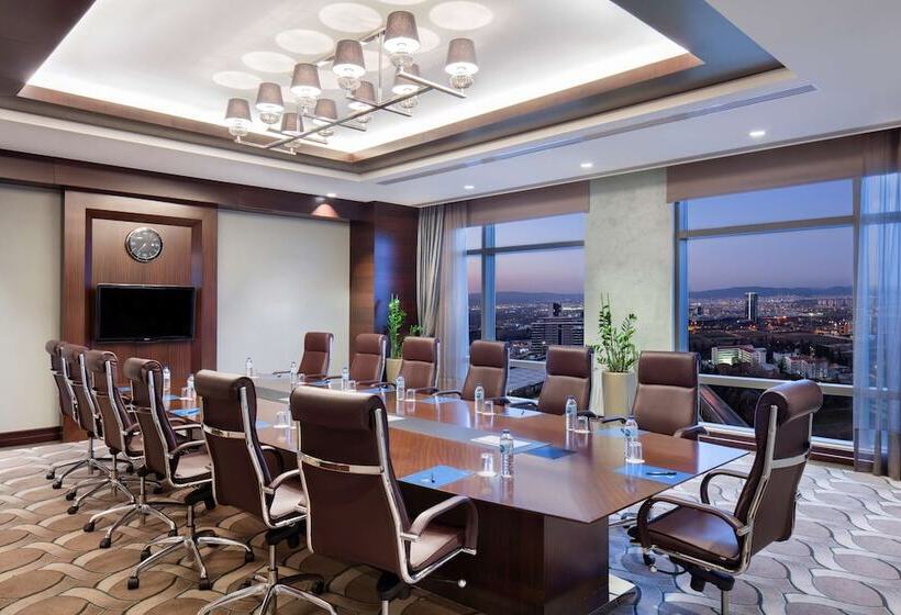 Отель Hilton Bursa Convention Center & Spa