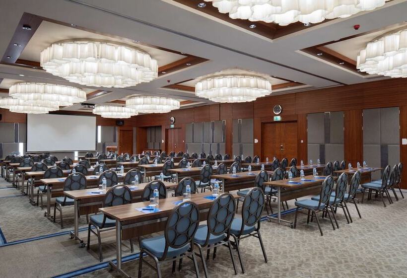 Отель Hilton Bursa Convention Center & Spa