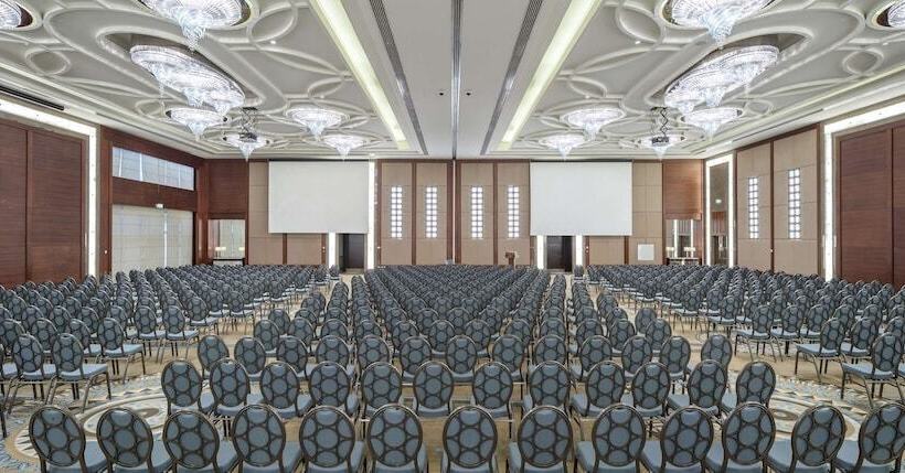 Отель Hilton Bursa Convention Center & Spa