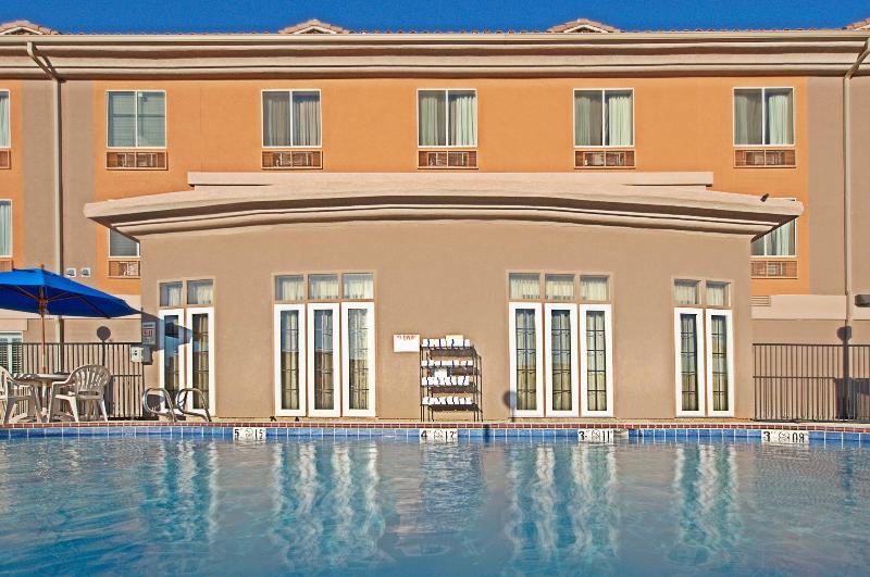 Отель Holiday Inn Express & Suites Tucson, An Ihg