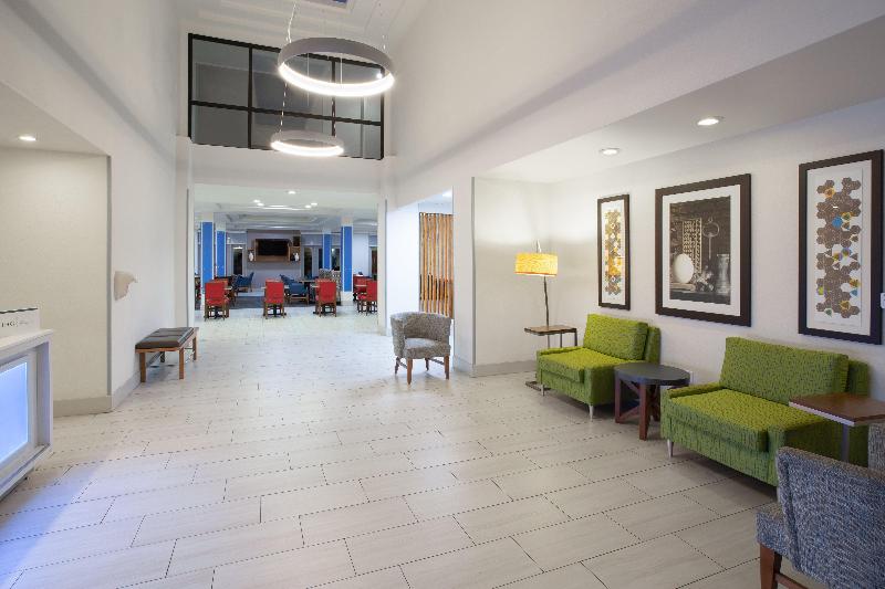 Отель Holiday Inn Express & Suites Tucson, An Ihg