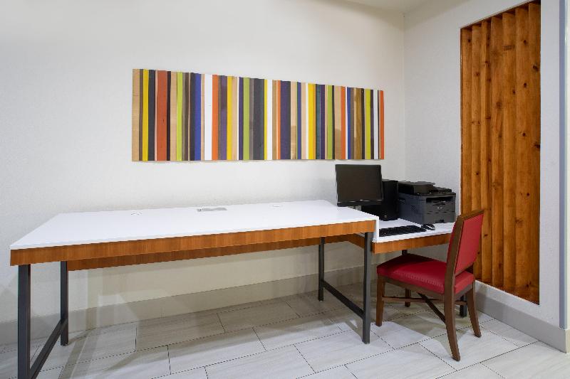 Отель Holiday Inn Express & Suites Tucson, An Ihg