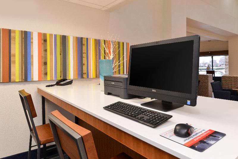 ホテル Holiday Inn Express & Suites Raleigh Ne   Medical Ctr Area, An Ihg