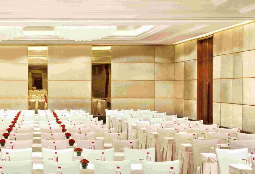 Отель Holiday Inn New Delhi Mayur Vihar Noida, An Ihg