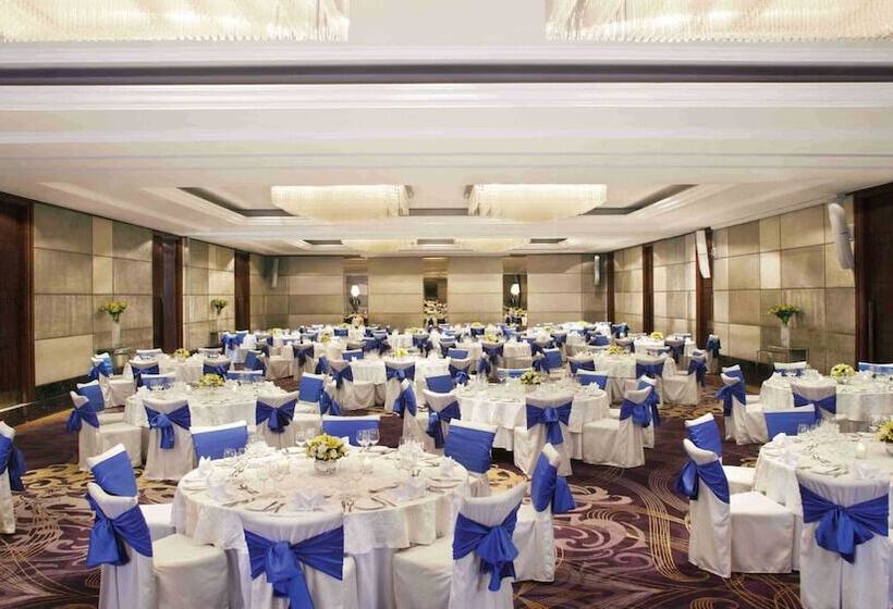 Отель Holiday Inn New Delhi Mayur Vihar Noida, An Ihg