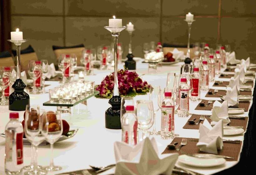 Отель Holiday Inn New Delhi Mayur Vihar Noida, An Ihg