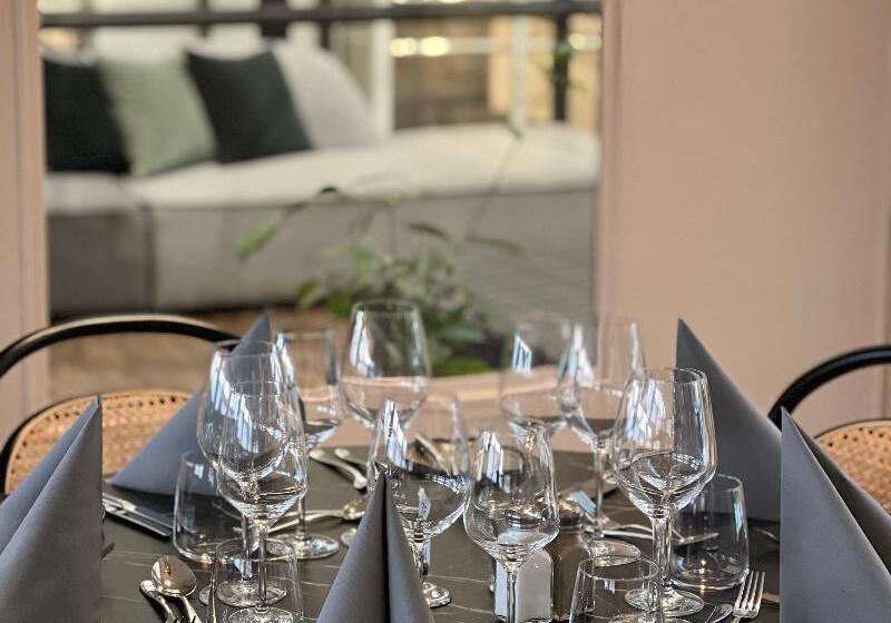 ホテル Solna Park &