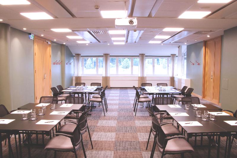 فندق Solna Park &