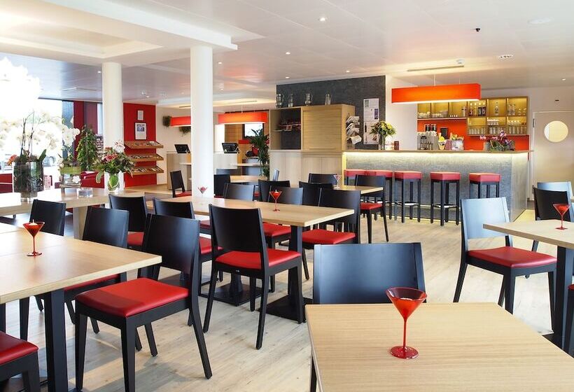 ホテル Ibis Bulle   La Gruyère Swiss Bike