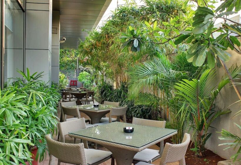 هتل Ibis Mumbai Airport   An Accor Brand