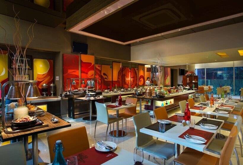 هتل Ibis Mumbai Airport   An Accor Brand