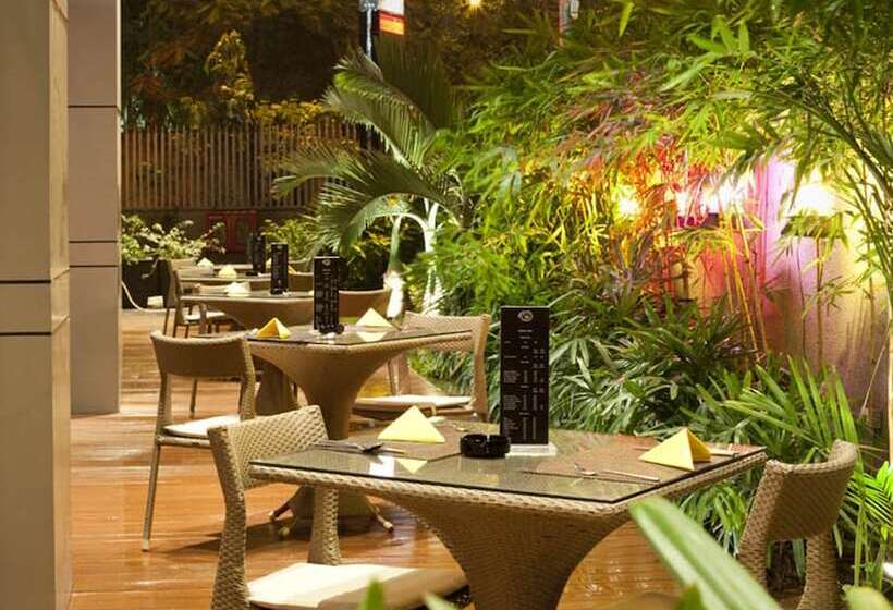 هتل Ibis Mumbai Airport   An Accor Brand