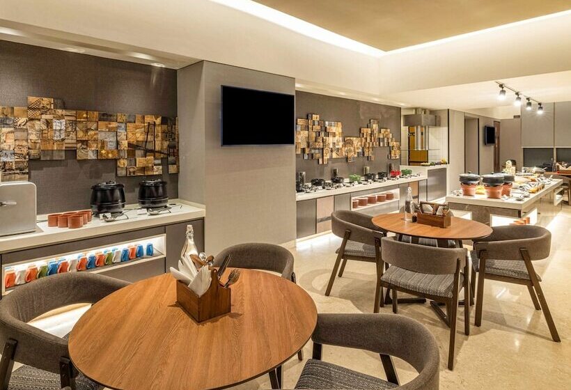 هتل Ibis Mumbai Airport   An Accor Brand