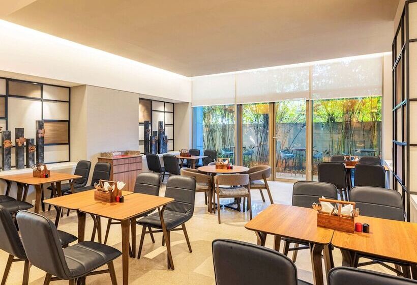 هتل Ibis Mumbai Airport   An Accor Brand