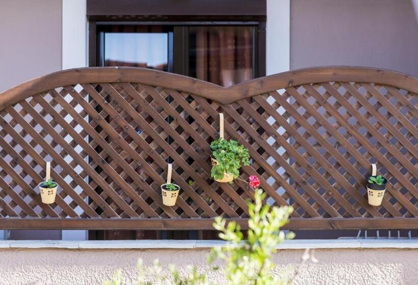 호텔 Kamelia & Semeli