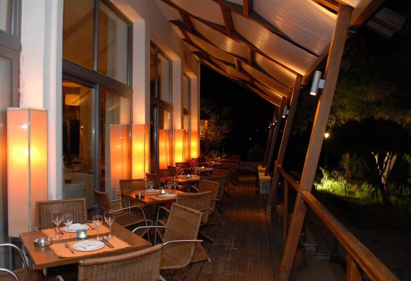 בית מלון כפרי Karystion