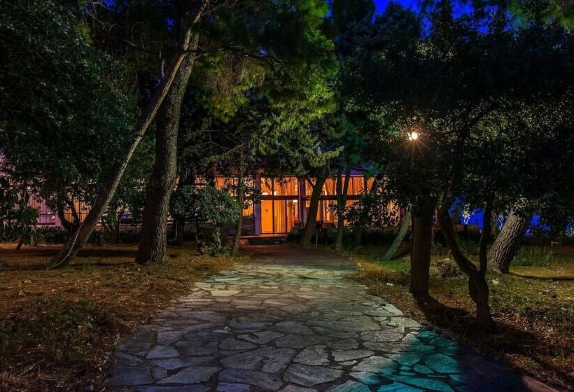 בית מלון כפרי Karystion